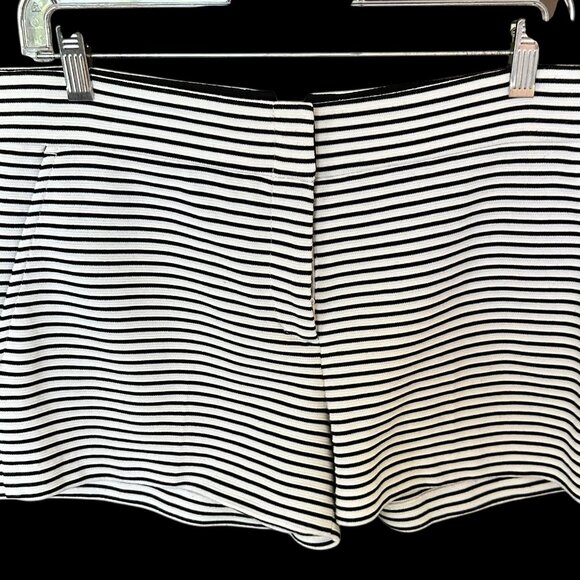 BCBG MaxAzria Black White Striped Low Rise Ribbed Shorts M - Picture 4 of 6